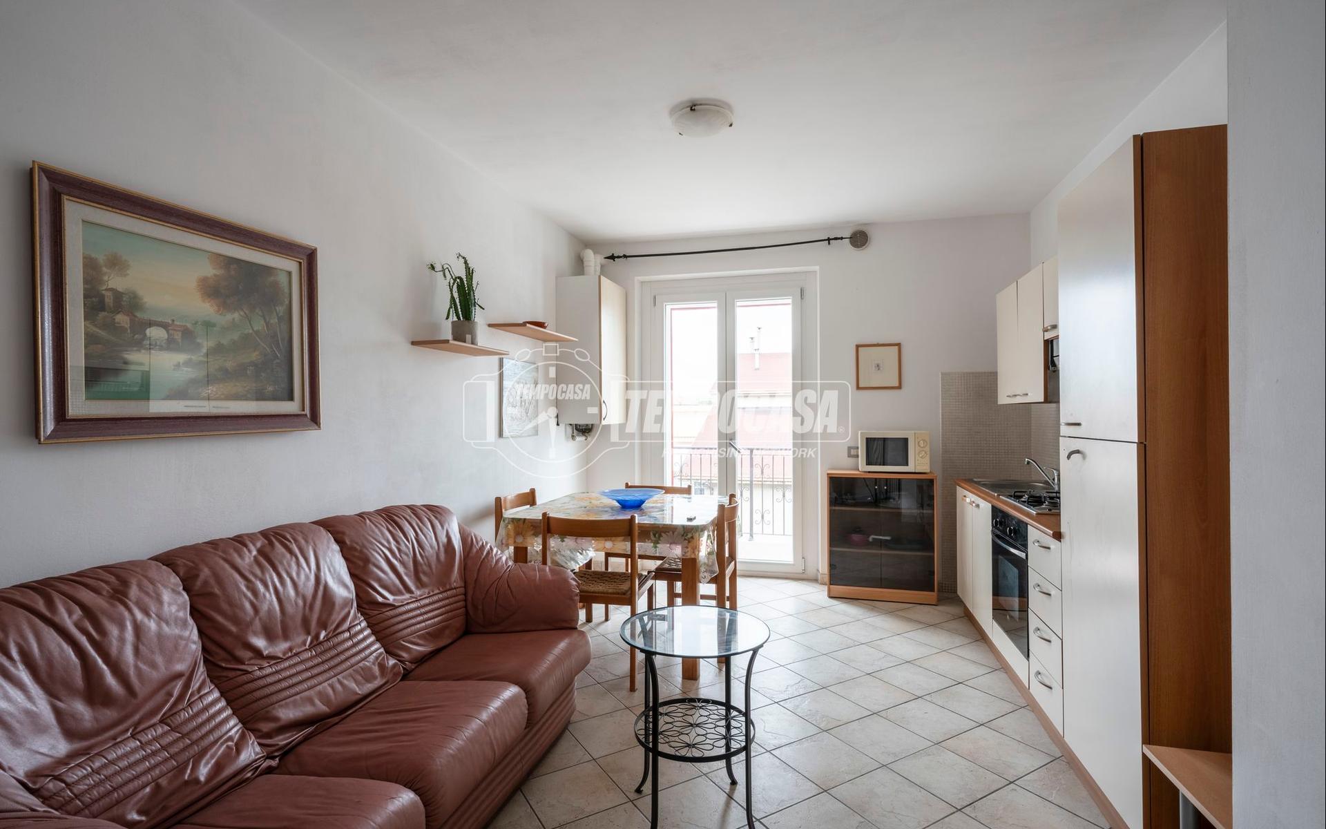 Trilocale in Via Adua 22, Civitanova Marche