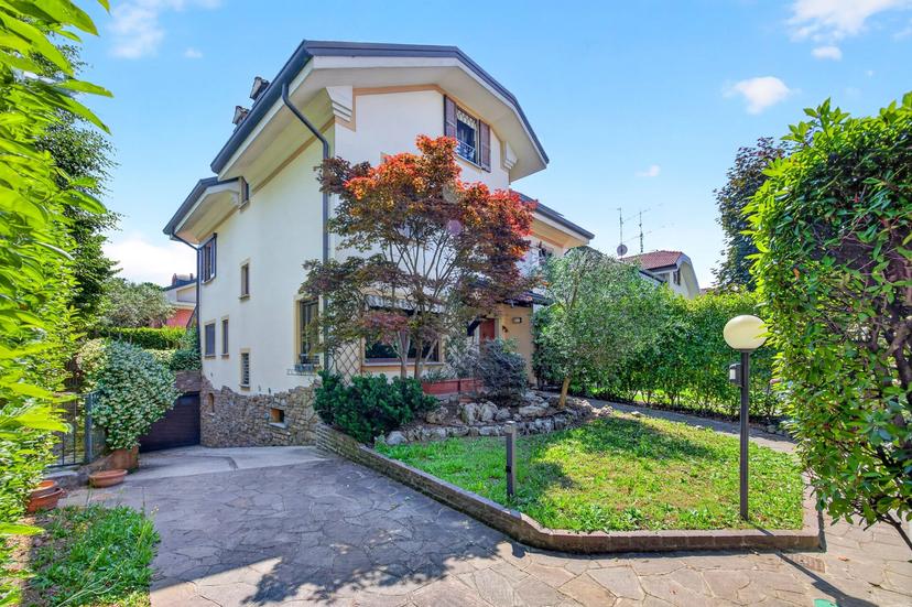Villa in Via della Repubblica, 40, Arese — foto 4 di 5
