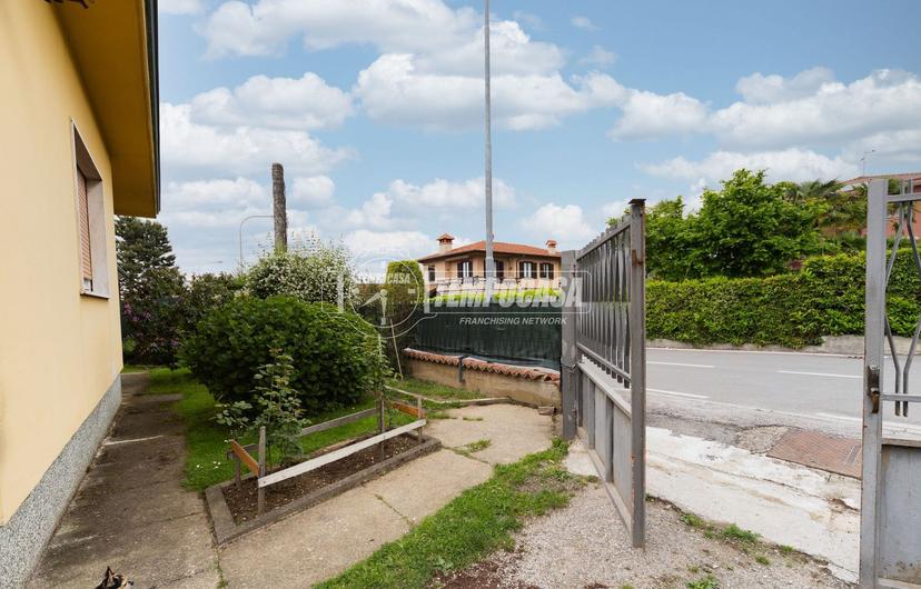 Villa in Via Giuseppe Mazzini 5, Cassago Brianza — foto 3 di 5