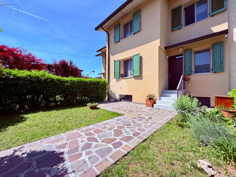 Villa a schiera in Via C. Battisti 13, Flero — foto 2 di 5