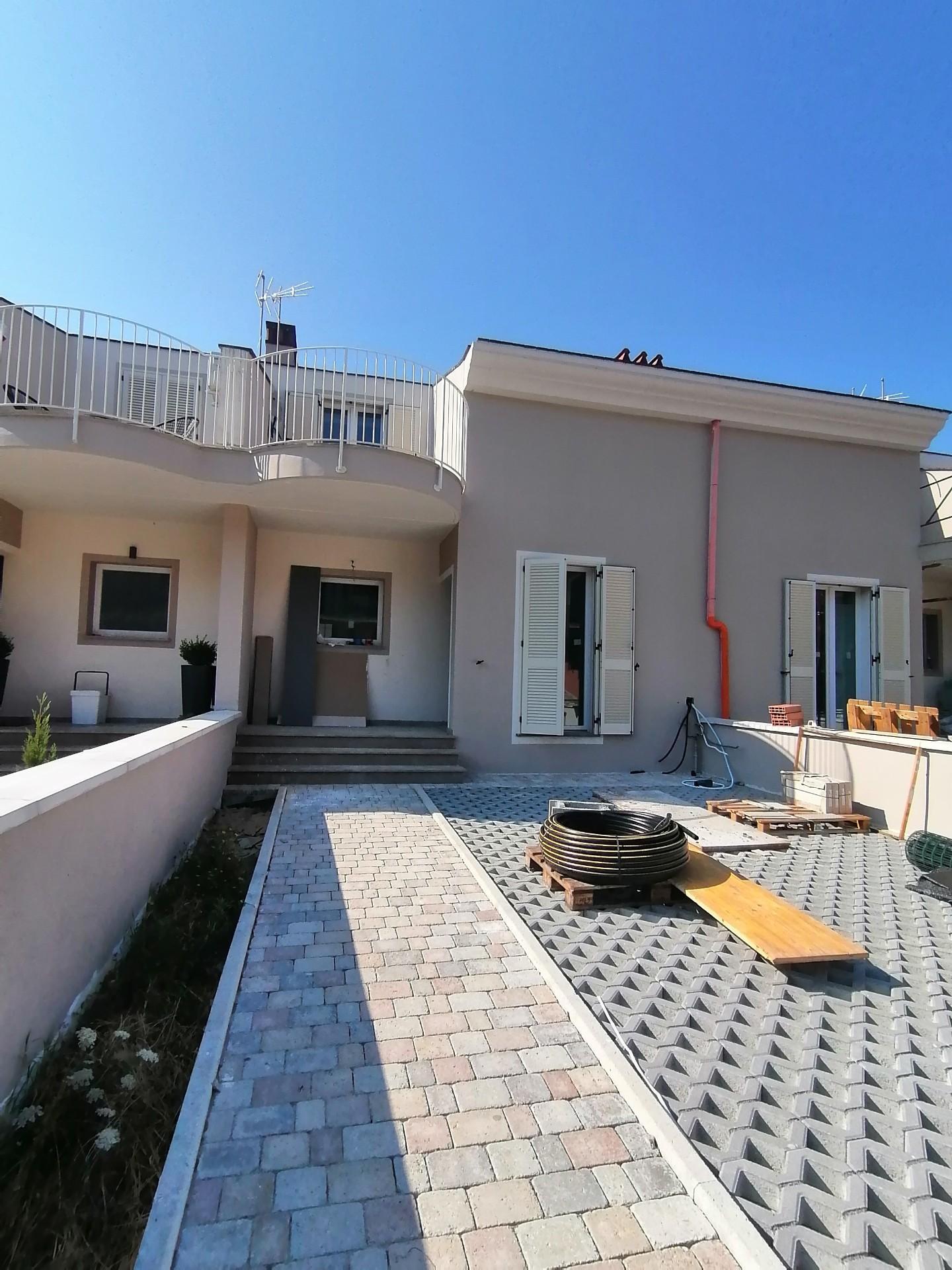 Villa a schiera, Santa Maria a Monte