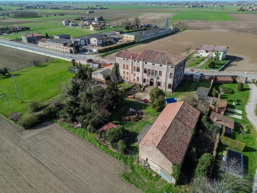 Casa indipendente in Via Este Lendinara, Villa Estense — foto 2 di 5