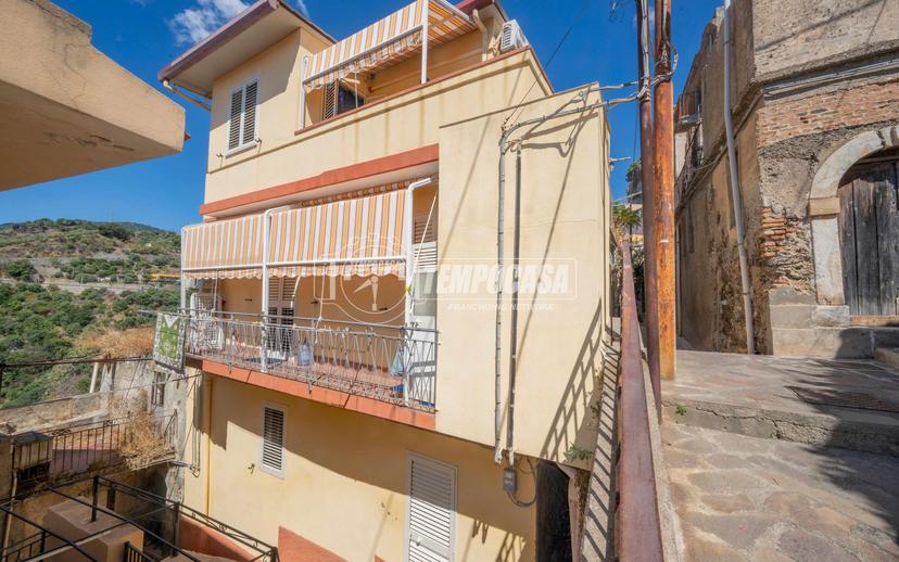 Trilocale in Via Francesco Baracca 1, Scaletta Zanclea — foto 3 di 5