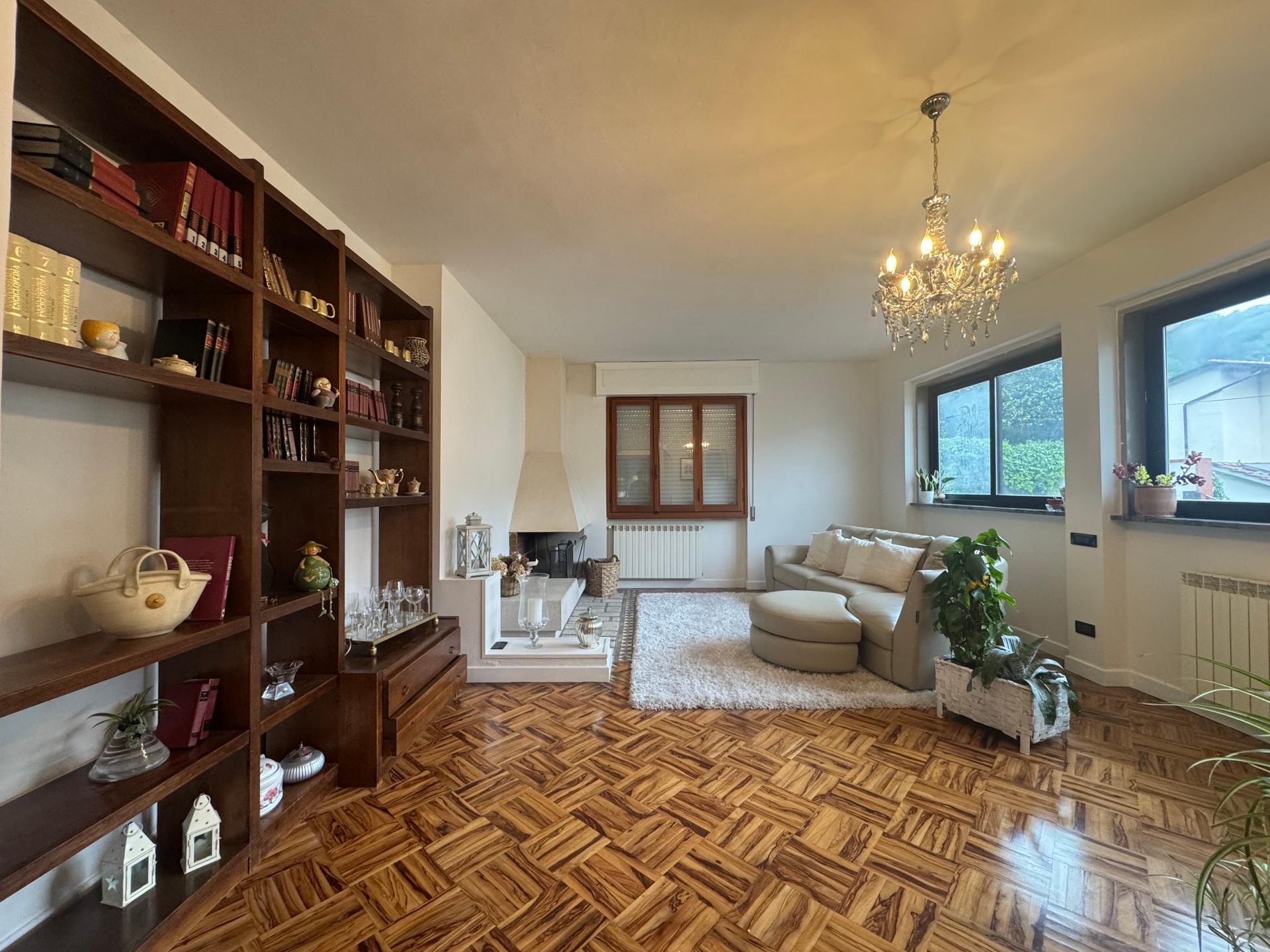 Appartamento in Via di Cavarzano, Vernio