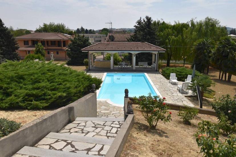 Villa in Strada Vecchia d'Asti, Nizza Monferrato — foto 3 di 5