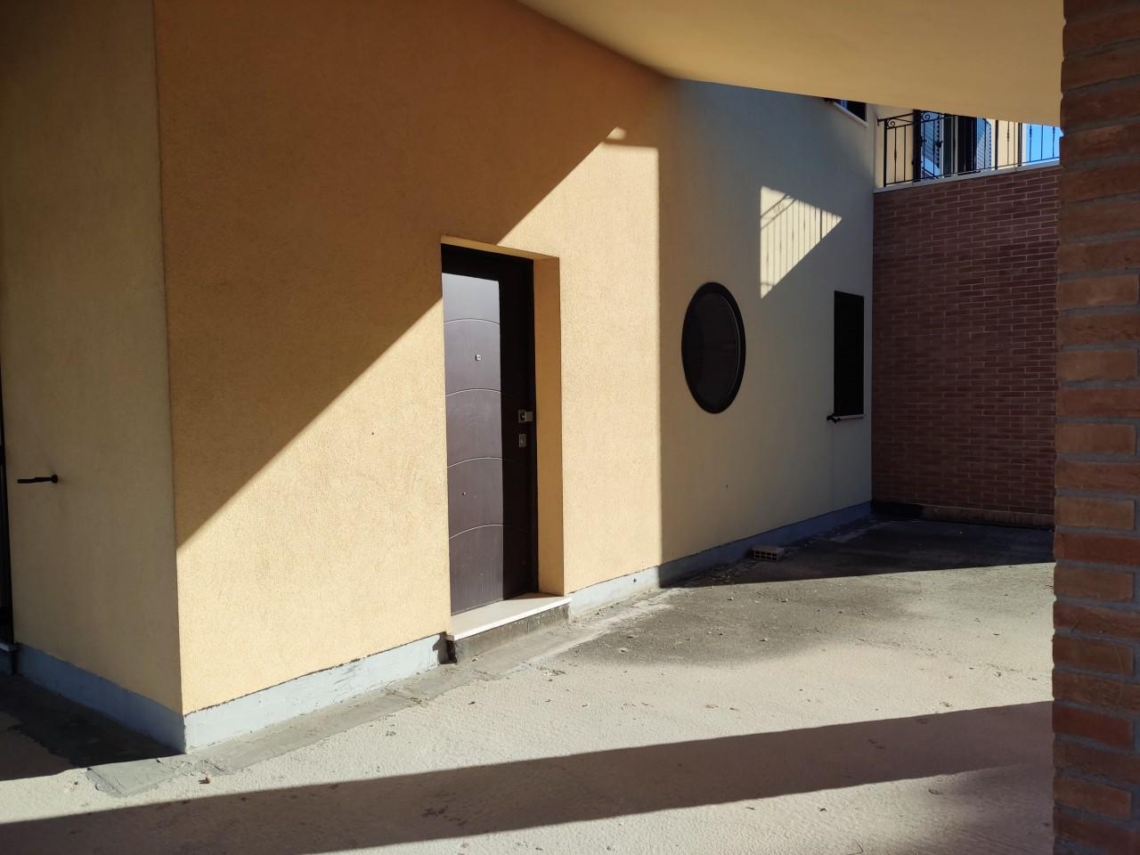 Villa a schiera in Via delle Fresie 8, Pineto