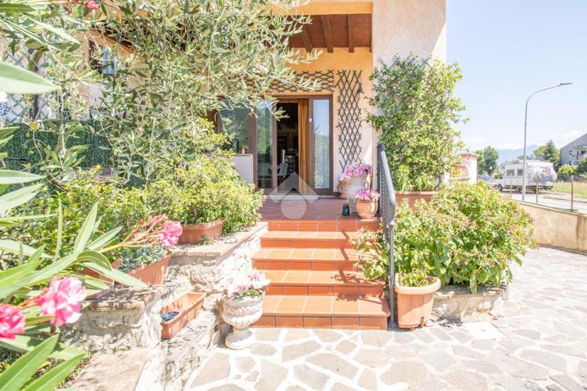 Villa in Via Ettore Franceschini 4, Contigliano — foto 3 di 5
