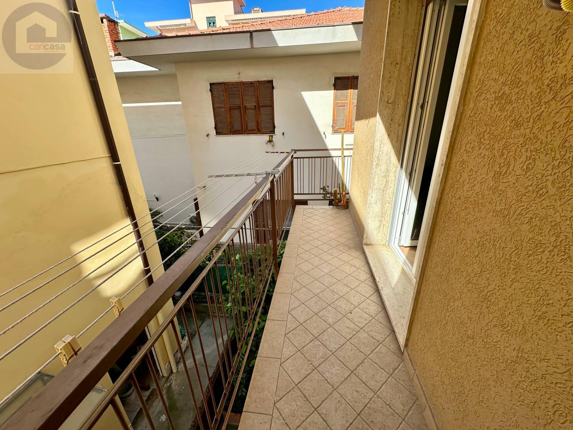 Bilocale in Via Allavena 25, Riva Ligure