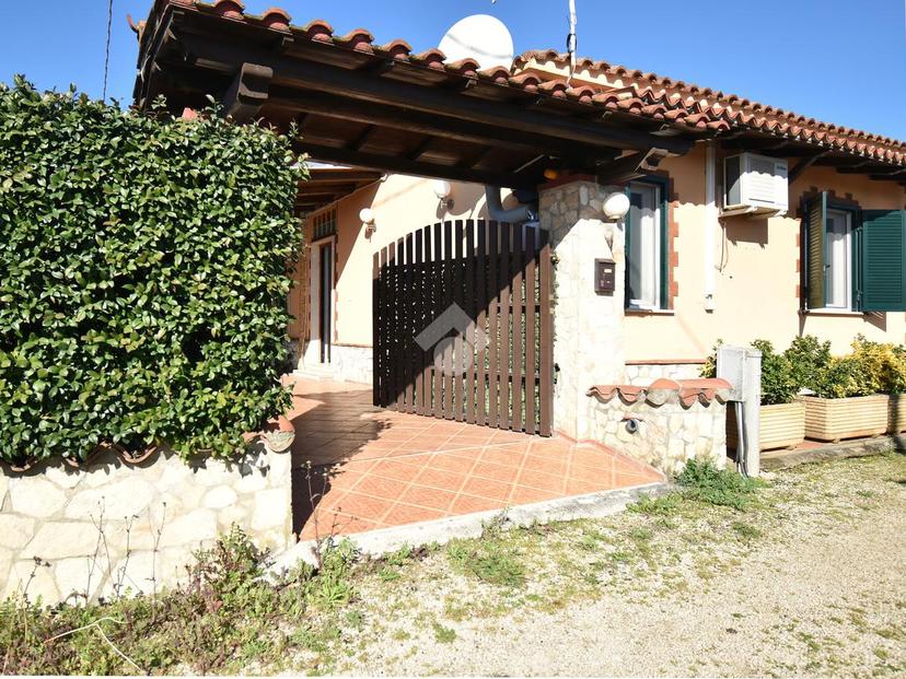 Casa indipendente in Via Eschido 17, Cisterna di Latina — foto 2 di 5