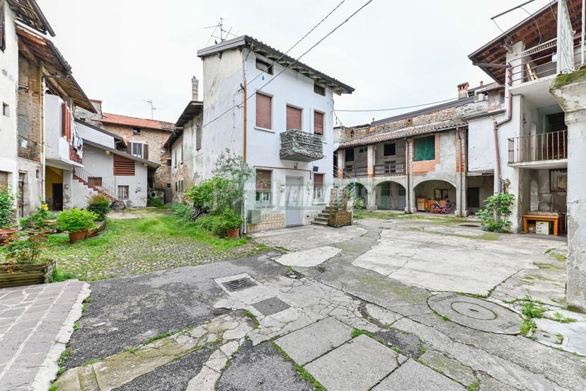 Rustico in Via Principe Amedeo, Verdellino