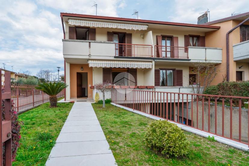 Villa a schiera in Via I Maggio 59, Manerba del Garda — foto 2 di 5