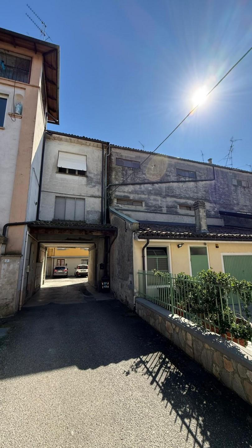 Trilocale in Via Volta 7, Ticineto