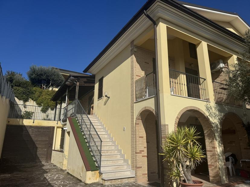 Casa indipendente in Via degli Ulivi 12, Porto Recanati — foto 2 di 5