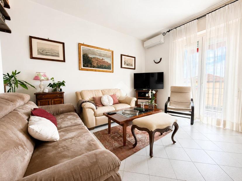 Quadrilocale in Via Cisa Sud 178, Santo Stefano di Magra