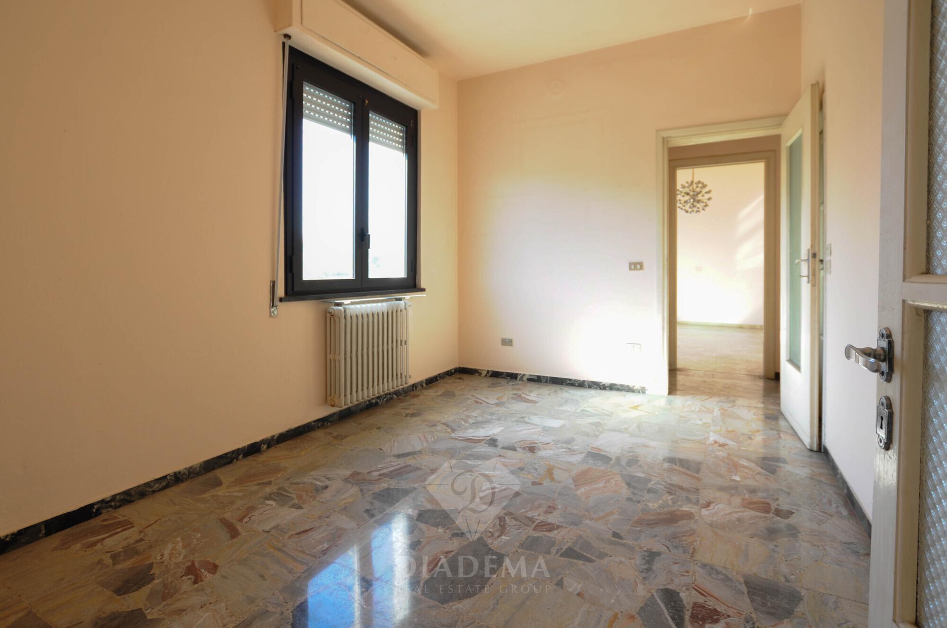 Villa unifamiliare in Via Leopardi 32, Besnate