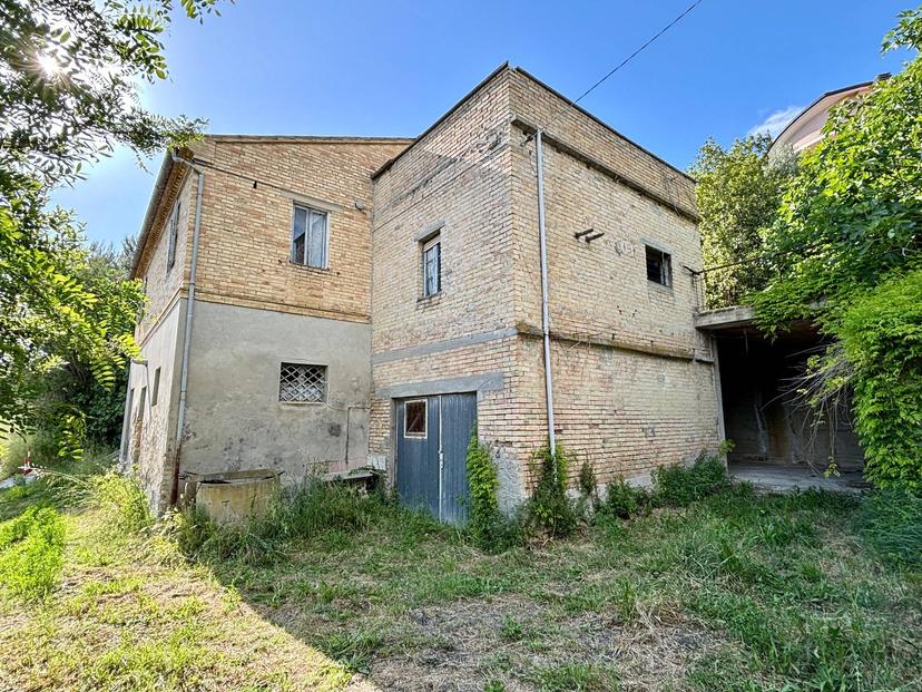 Rustico in Via Colle in su, Acquaviva Picena