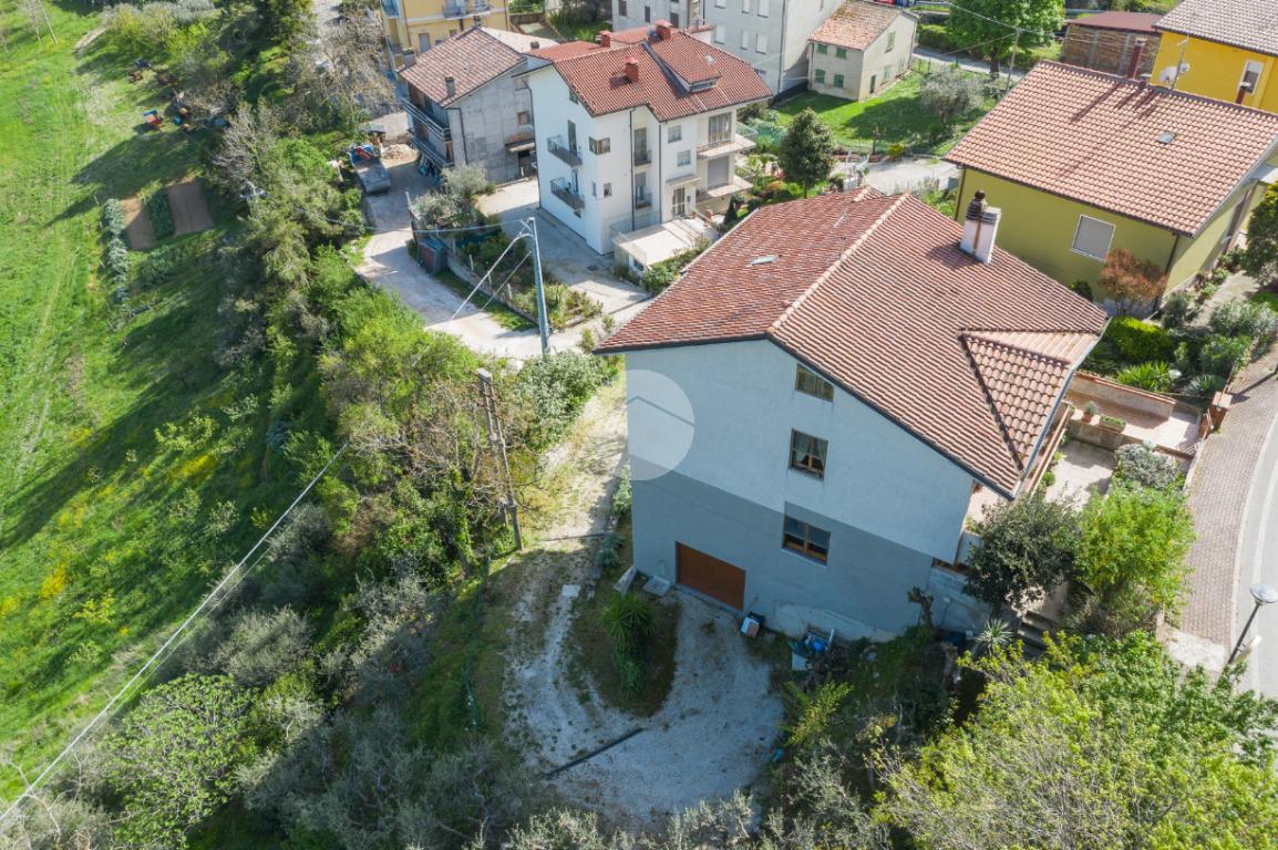 Casa indipendente in Via Riccardo Zandonai 7, Mombaroccio