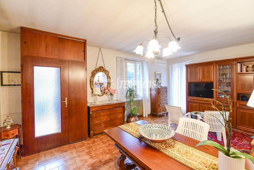Villa in Via Lecco, Erba — foto 5 di 5