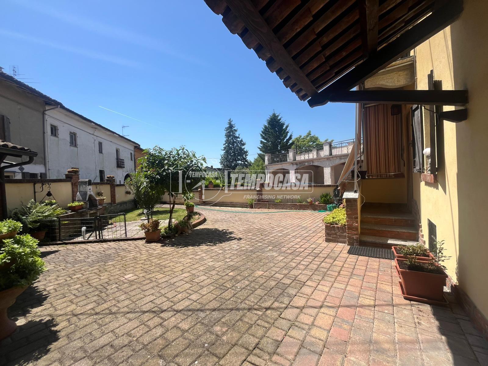 Cascina in Strada Provinciale 29 21, Calliano