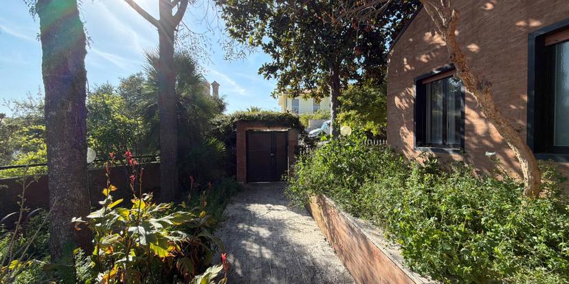 Villa in Via dei Ligustri 55, Grottammare — foto 2 di 5