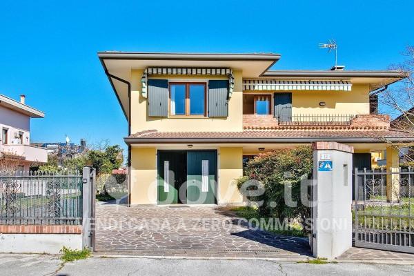 Terratetto unifamiliare in Via Fani 12, Due Carrare