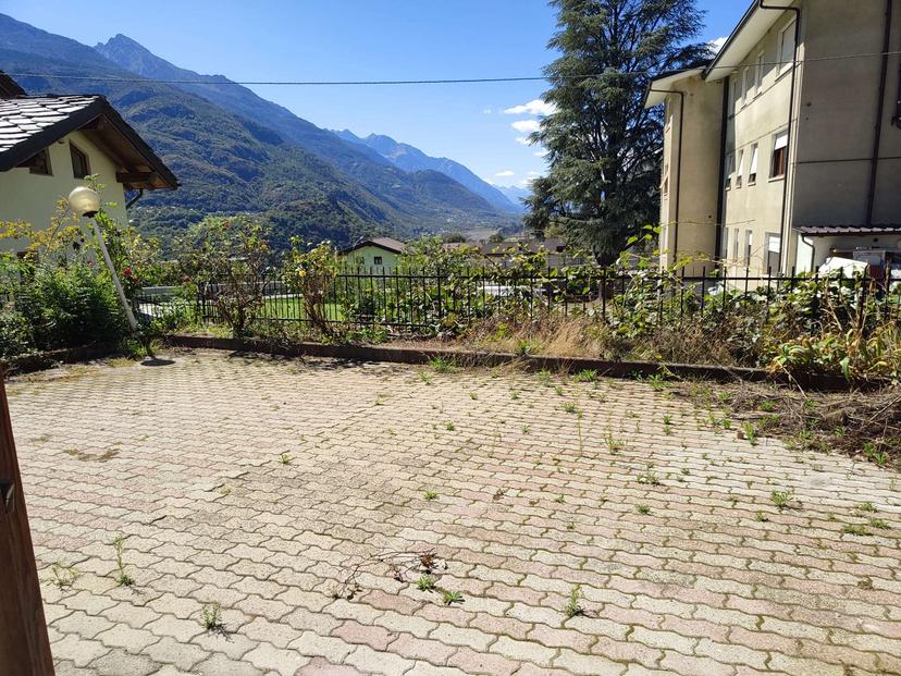 Porzione di villa in Via Mons. Alliod 17, Saint-Vincent — foto 2 di 5