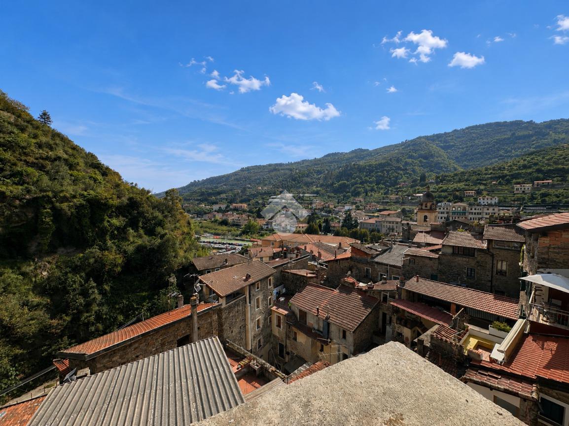 Trilocale in Via Castello, Dolceacqua