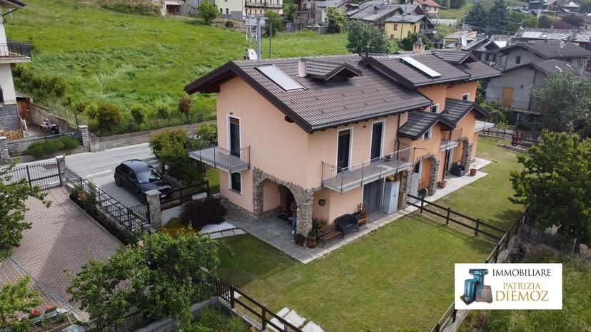 Villa bifamiliare in Località Nicolin, Saint-Christophe