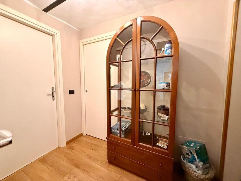 Casa indipendente in Via Castelnuovo 40, Sale — foto 2 di 5