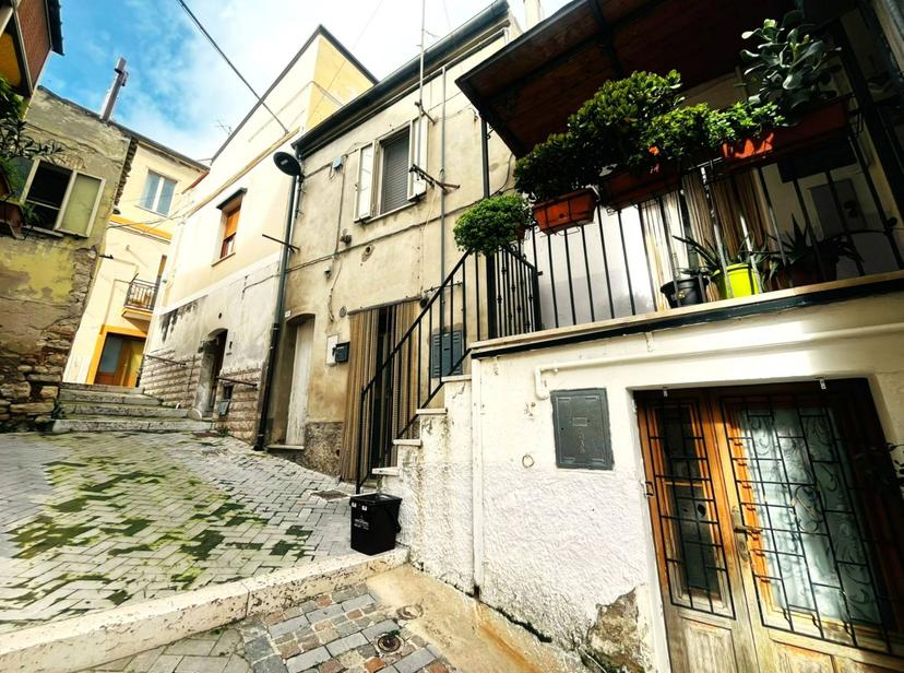 Casa indipendente in Vico Limongelli 23, Biccari — foto 3 di 5