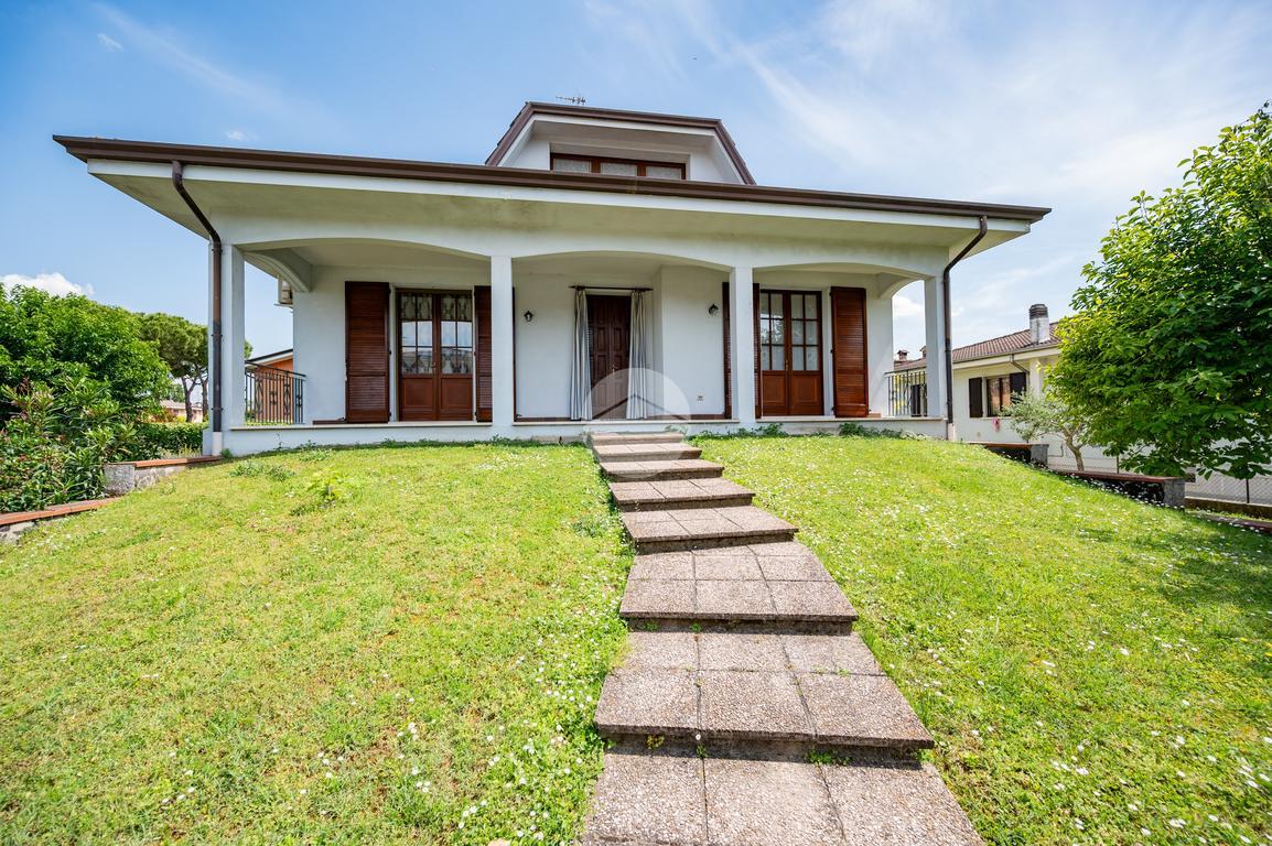 Villa in Via Bodini G. E M. 15, Castellucchio