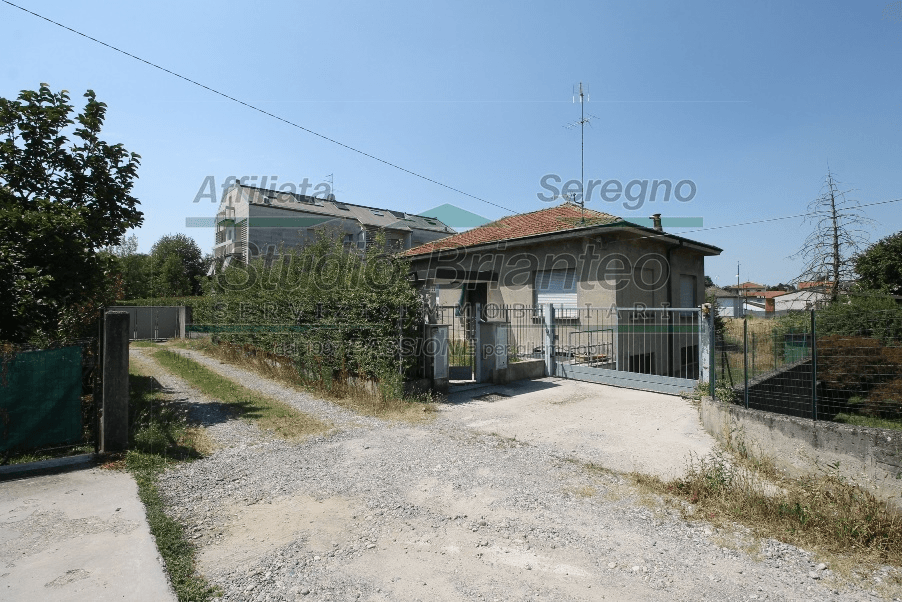 Villa in Via delle Cave, Meda