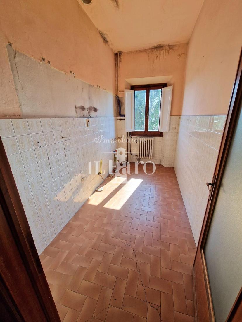 Trilocale in Ia della Chiesa 5, Signa — foto 3 di 5