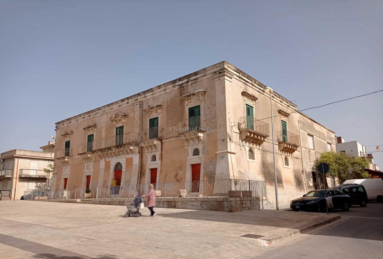 Casa indipendente in Piazza Antonio Brancati, Ispica