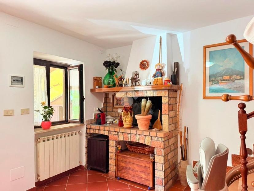 Casa indipendente in Via Tascione 17, Montasola — foto 2 di 5