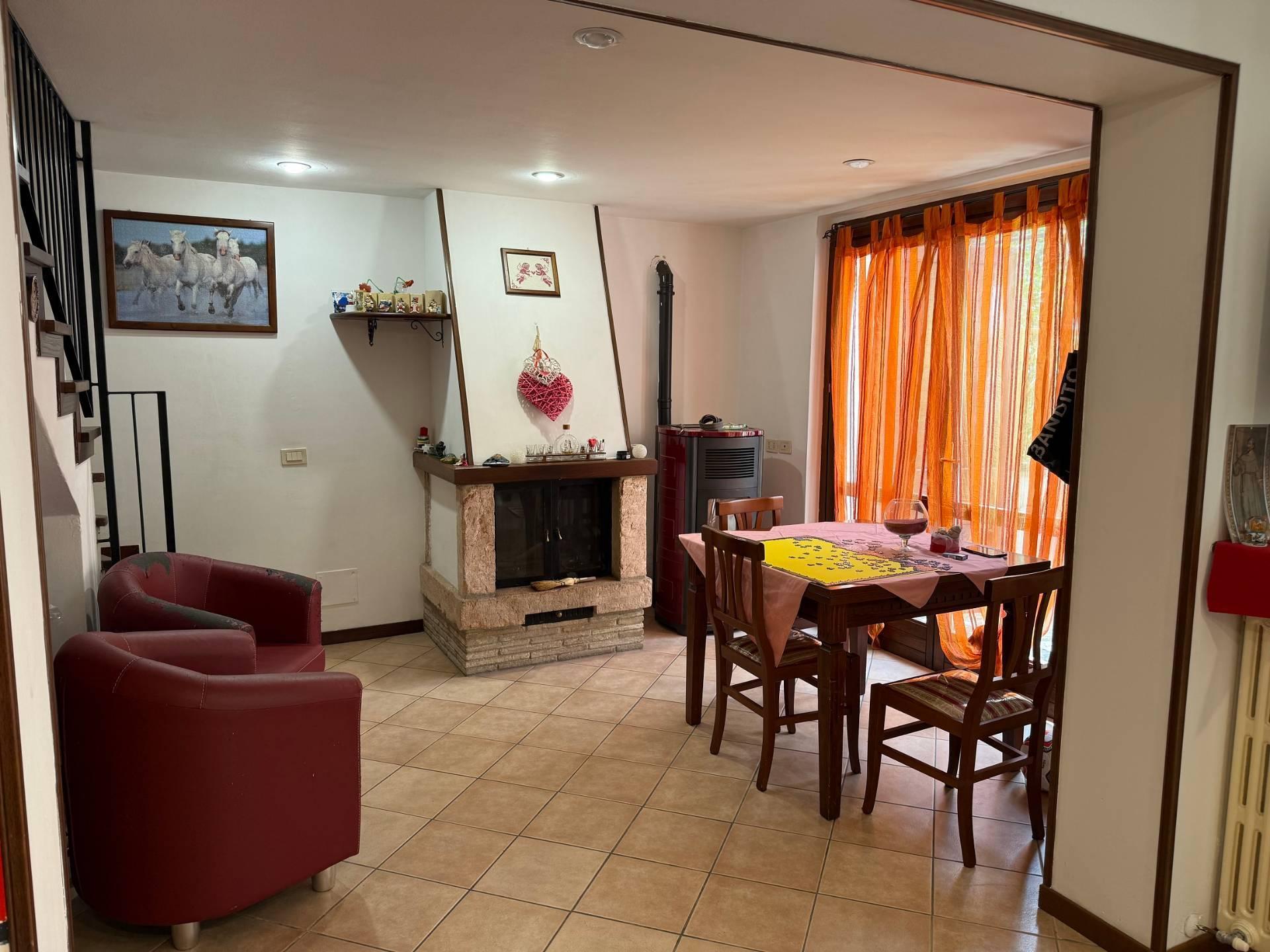 Casa indipendente in Sellano-Casaino, Sellano