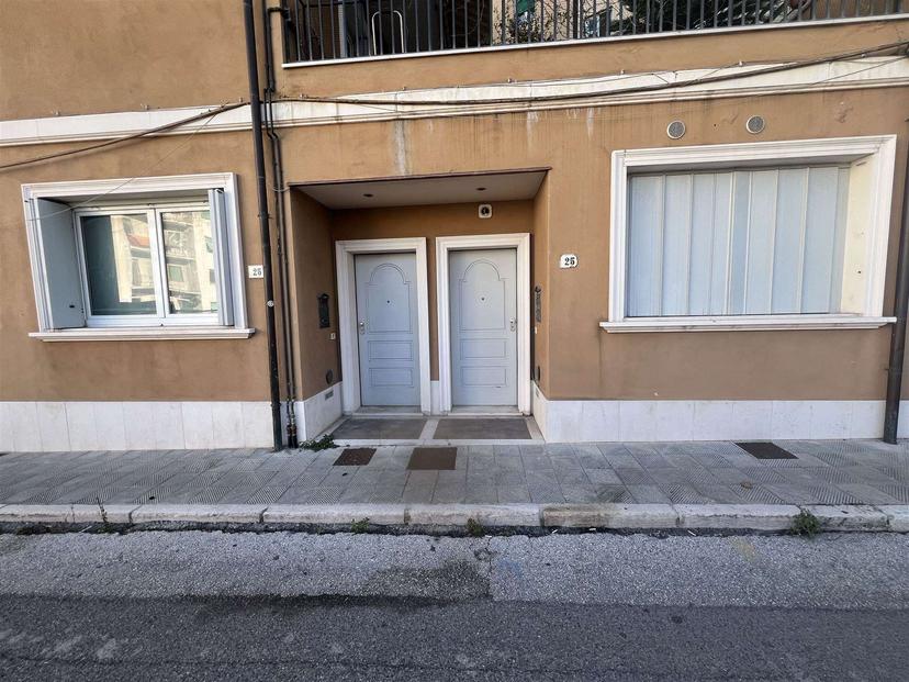 Monolocale, Ancona