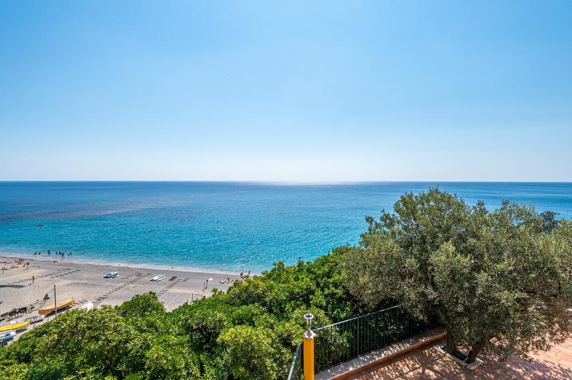 Villa unifamiliare in Via Cristoforo Colombo 3, Bergeggi — foto 4 di 5