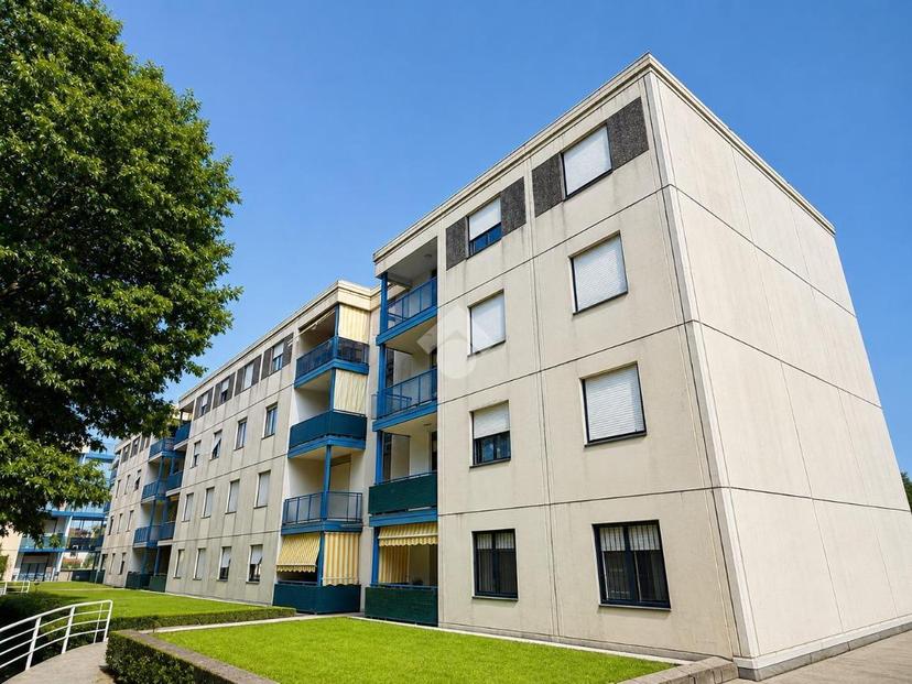 Trilocale in Viale del Popolo 10, Lentate sul Seveso
