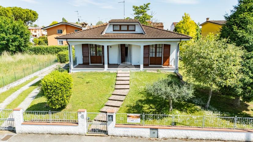 Villa in Via Bodini G. E M. 15, Castellucchio — foto 4 di 5