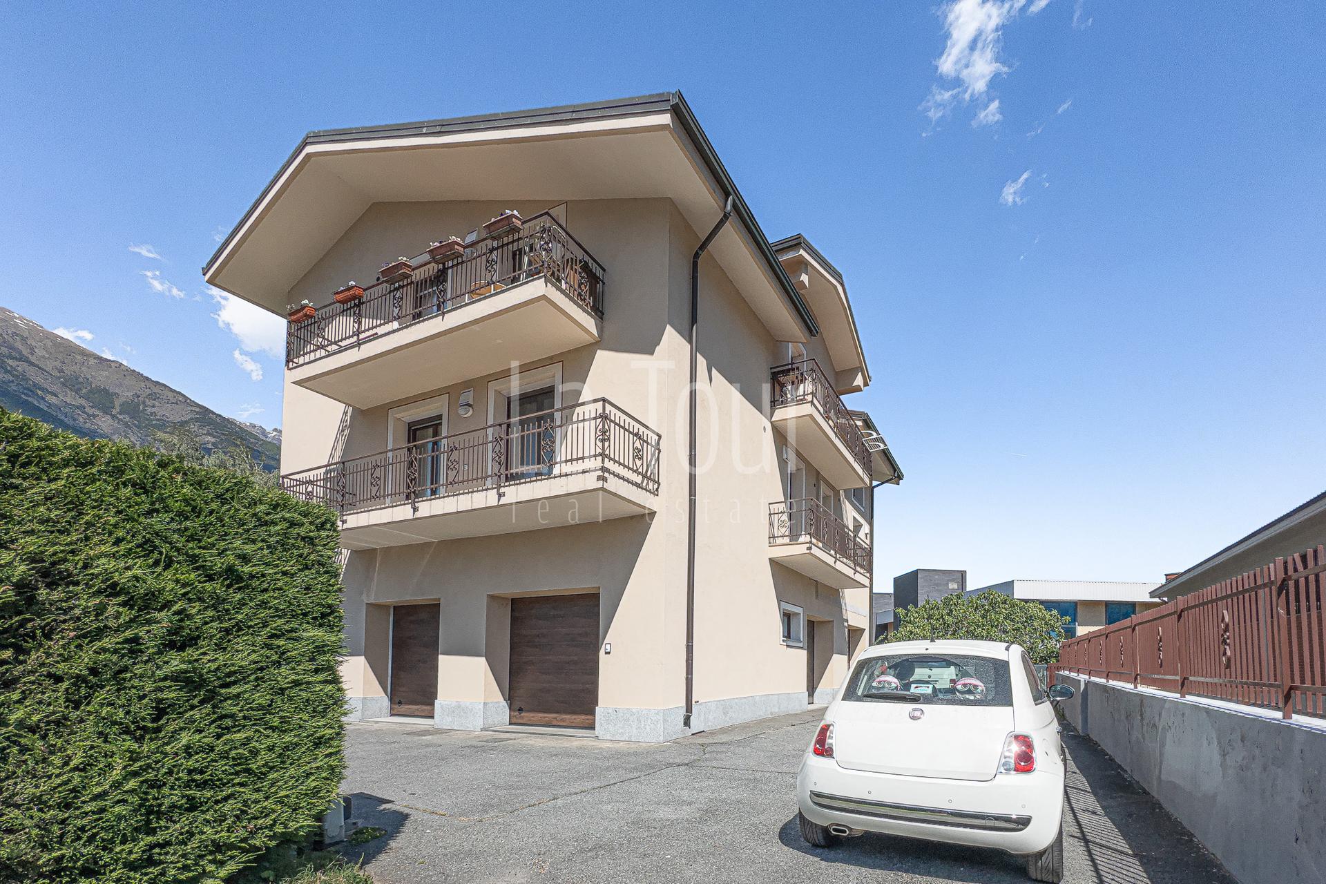Trilocale in Località Grande Charriere, Saint-Christophe