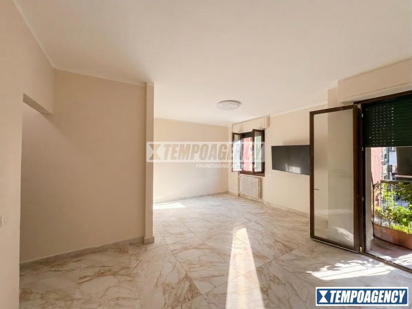 Trilocale in Via Val Malenco, Milano