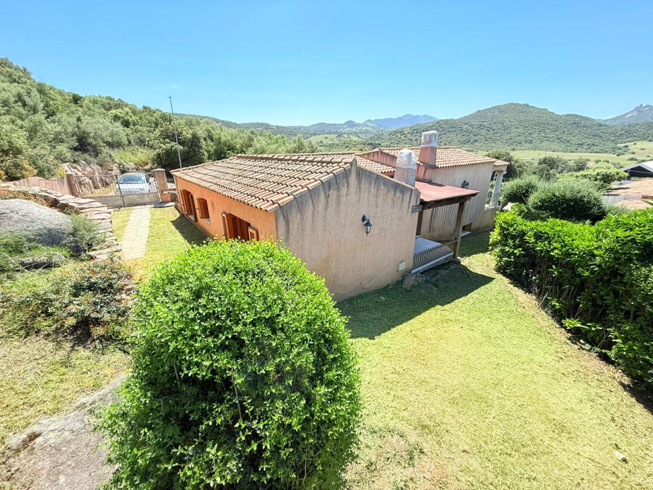 Villa in Via Guido Cavalcanti, Loiri Porto San Paolo