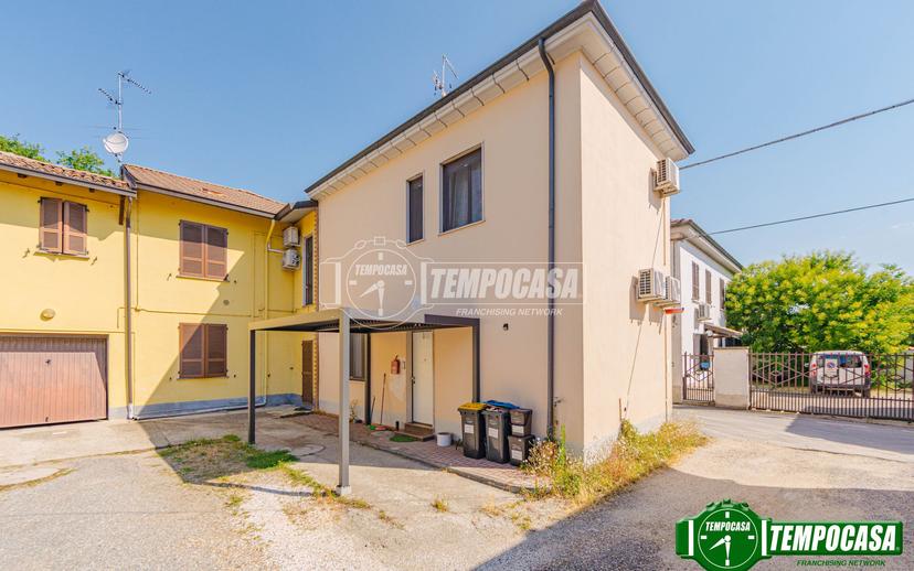 Trilocale in Via Carona, Bastida Pancarana