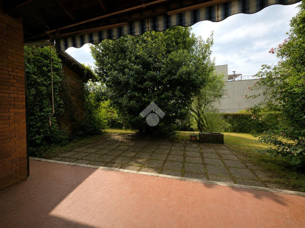 Villa in Via Paolo VI 1, Chiari