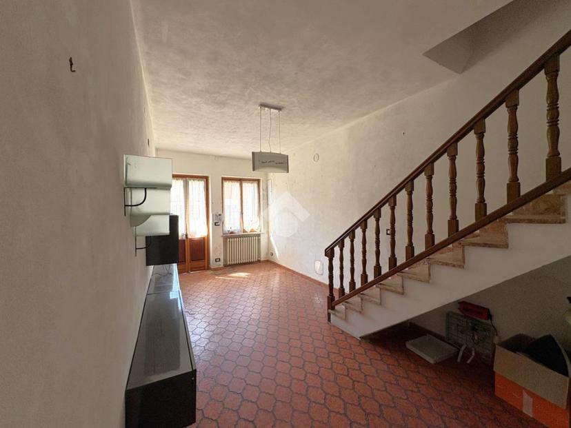 Casa indipendente in Frazione San Lorenzo 96, Santo Stefano Roero — foto 3 di 5