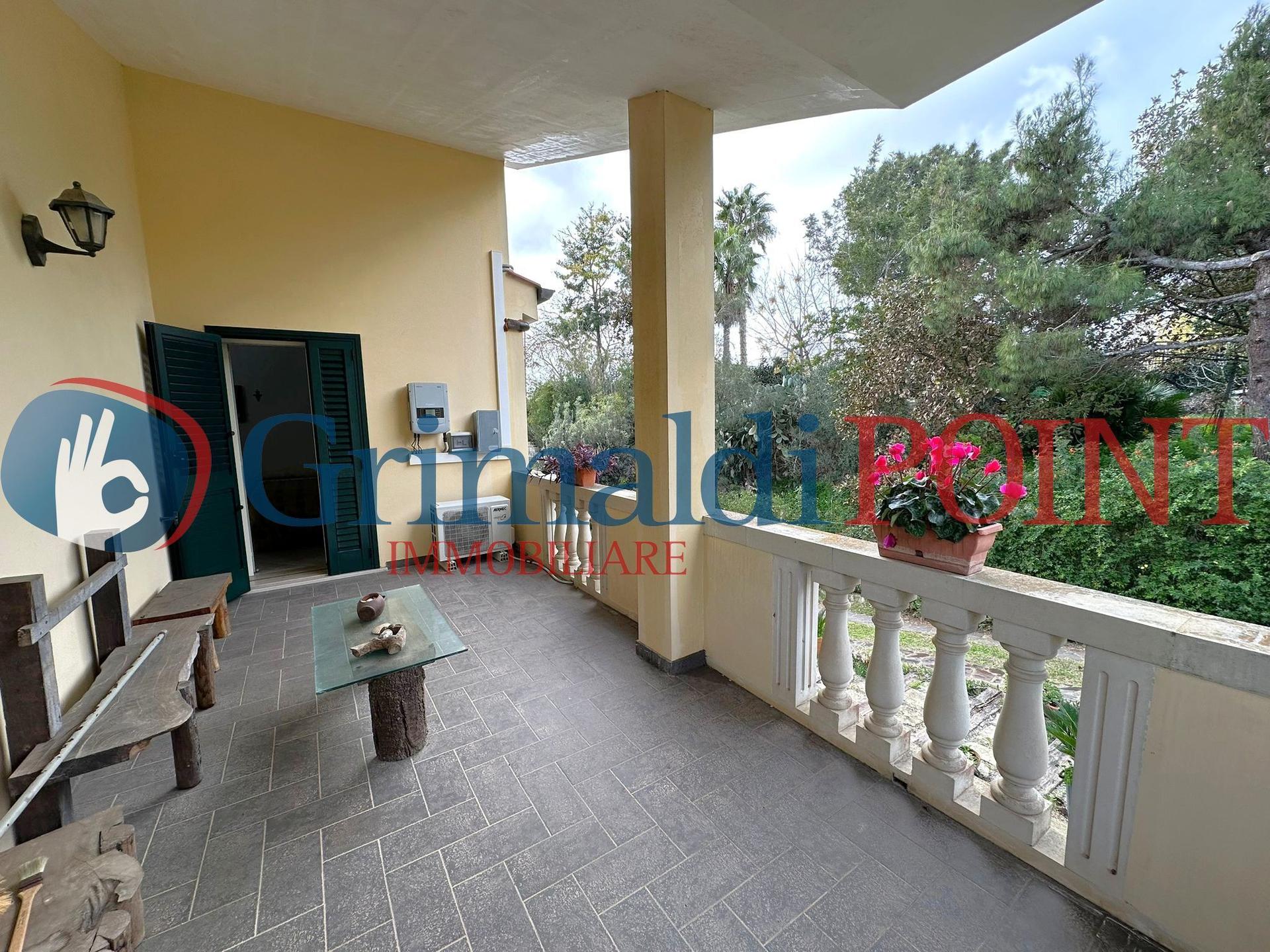 Villa in Via dei Monti, Arnesano