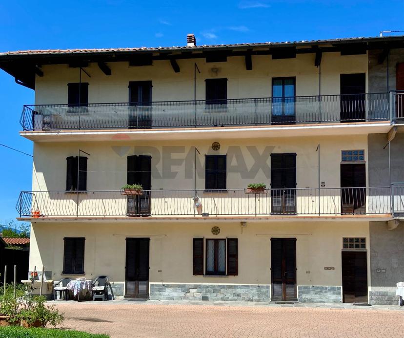 Casa indipendente in Via Beati 26, Castelletto sopra Ticino — foto 2 di 5