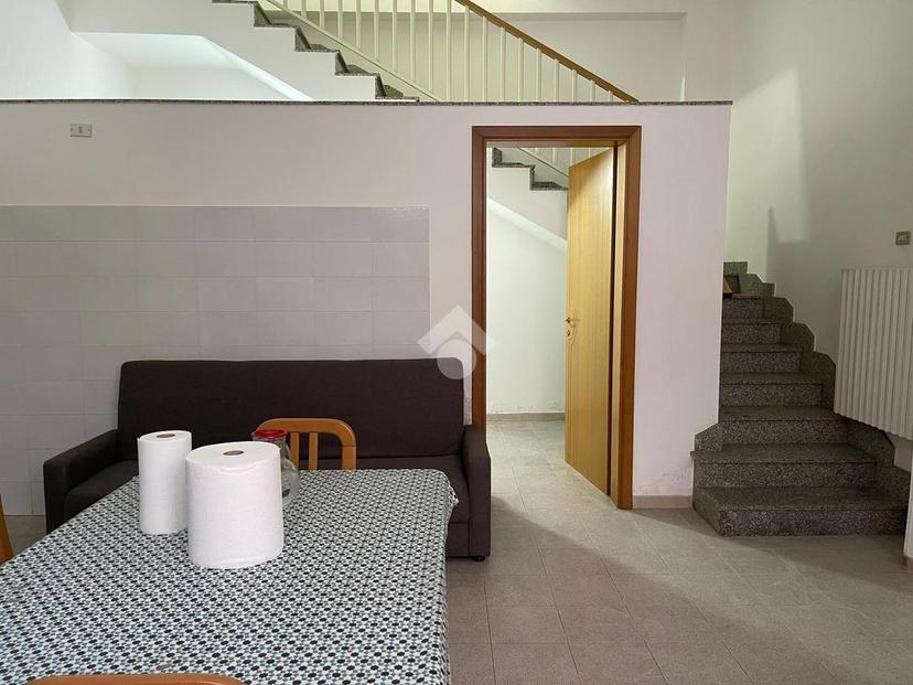 Casa indipendente in Via Edmondo d'Amicis 36, Villa Castelli — foto 2 di 5