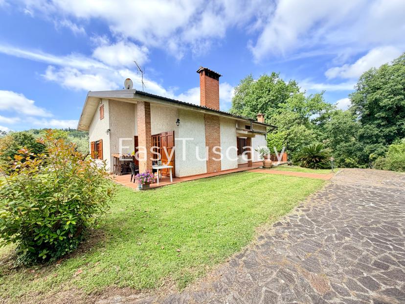 Villa in Via della Contea, Montecarlo — foto 3 di 5